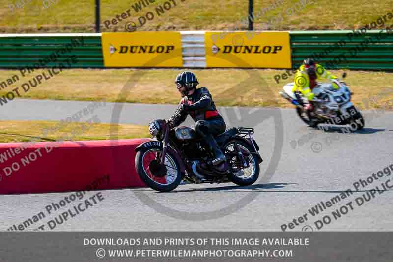 Vintage motorcycle club;eventdigitalimages;mallory park;mallory park trackday photographs;no limits trackdays;peter wileman photography;trackday digital images;trackday photos;vmcc festival 1000 bikes photographs